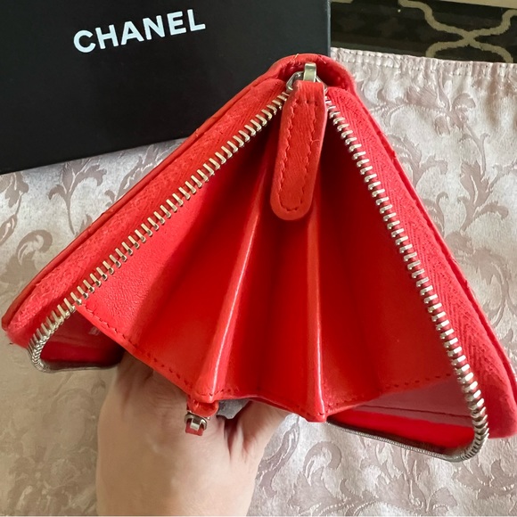 Authentic Chanel Lambskin Quilted Zip Around Wallet - Picture 9 of 17